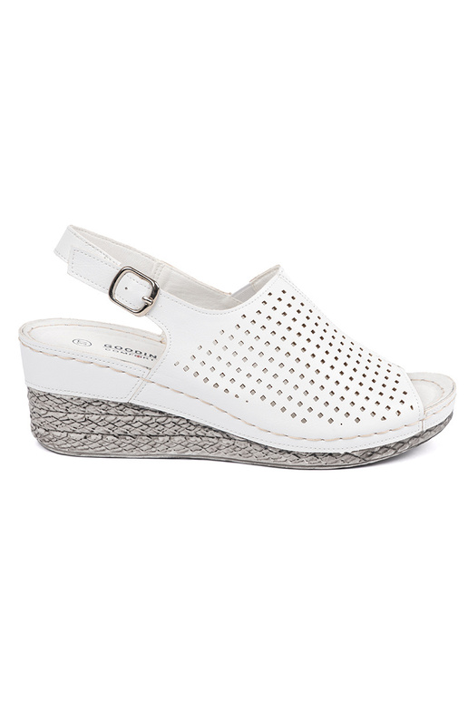 Baltas caurspīdīgas sandales