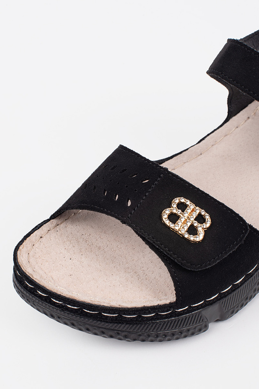 Melnu krāsas sandales sievietēm