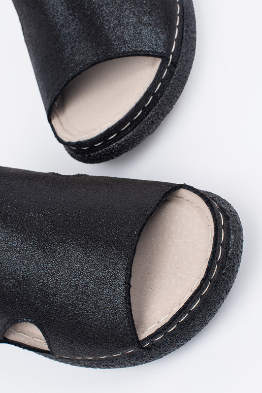 melna krāsas plakanas sandales ar...