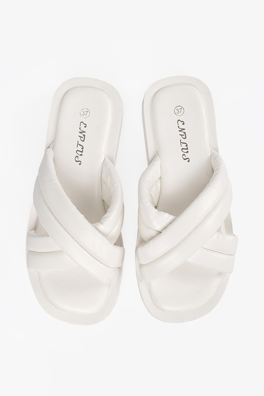 Sieviešu čības ar platformu baltā krāsā