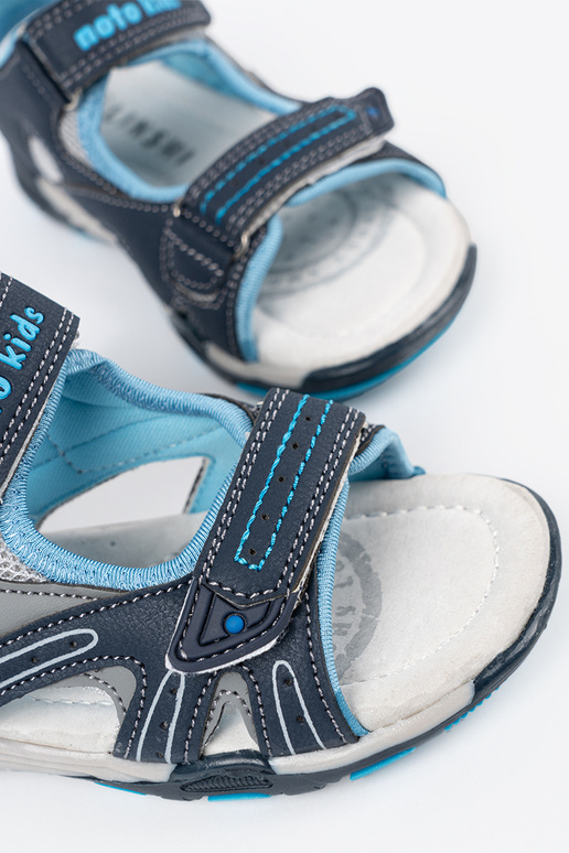 Tumši zili zēnu sandales