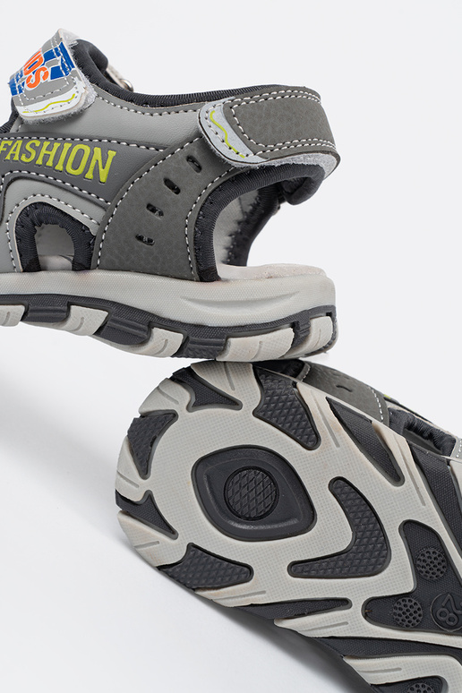 Pelēku krāsu zēnu kurpes