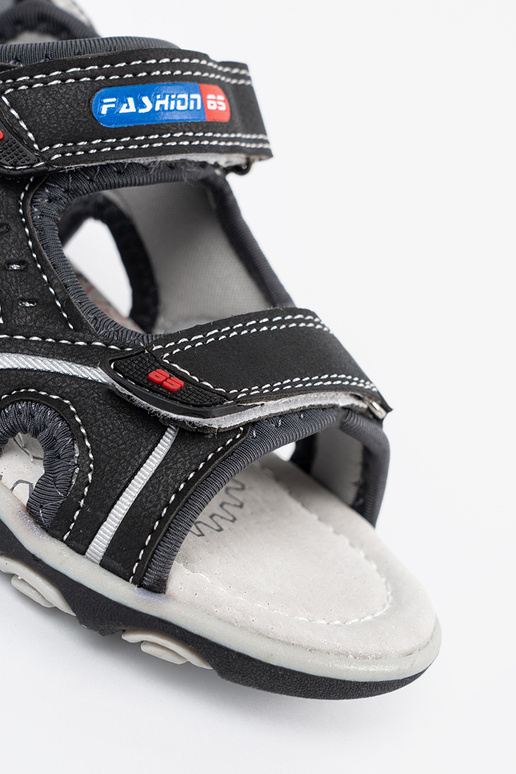 Melnās krāsas zēnu sandales