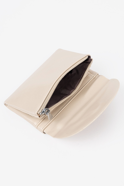 Sarkanas sieviešu maciņš