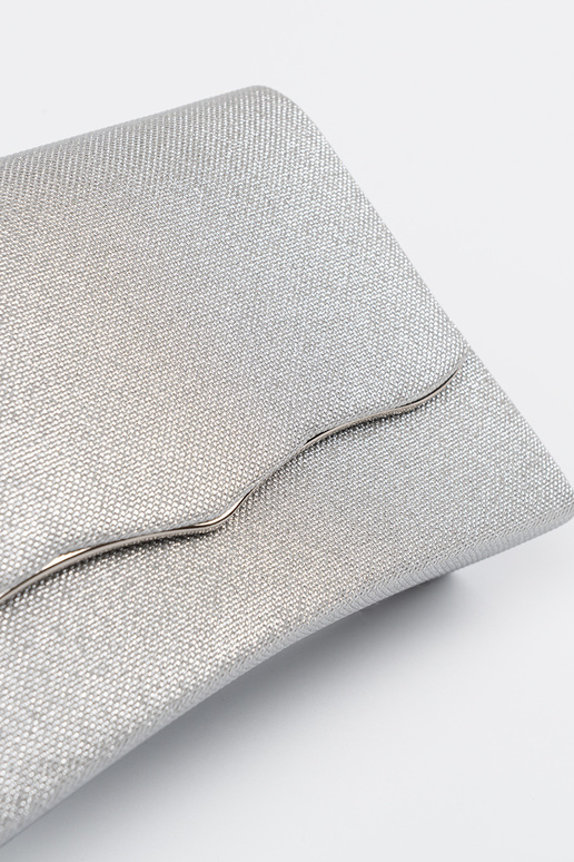 Sudraba krāsas soma ar ķēdi