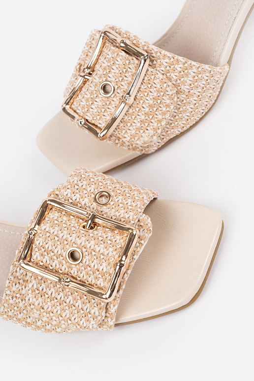 Sieviešu smilšu krāsas čības uz... Sieviešu smilšu krāsas čības uz...