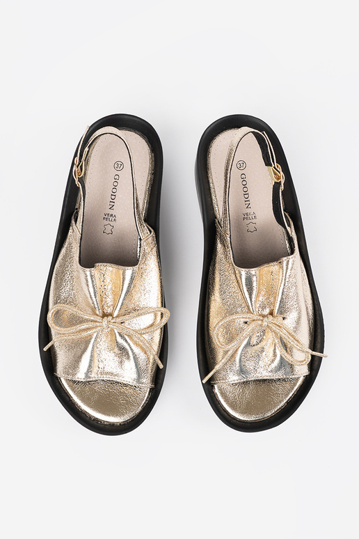 Zelta krāsas sieviešu sandalīši uz... Zelta krāsas sieviešu sandalīši uz...