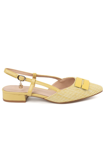 Sieviešu dzeltenas sandales...