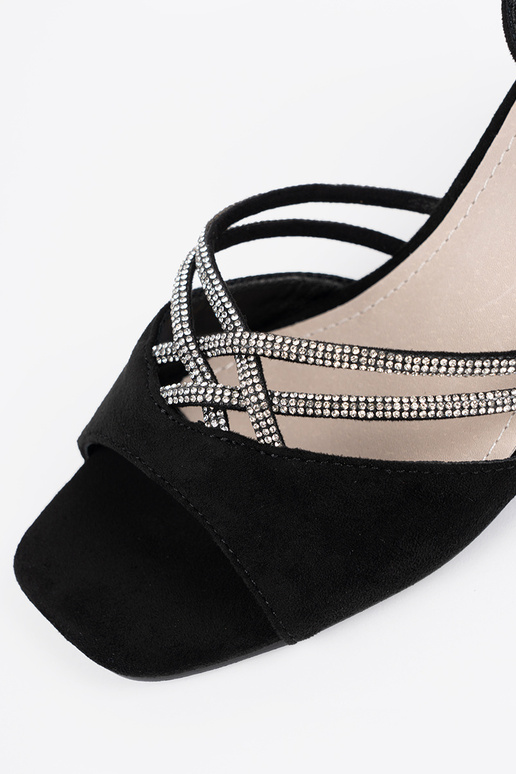 Melni zamša sieviešu sandalīši uz papēža Melni zamša sieviešu sandalīši uz papēža