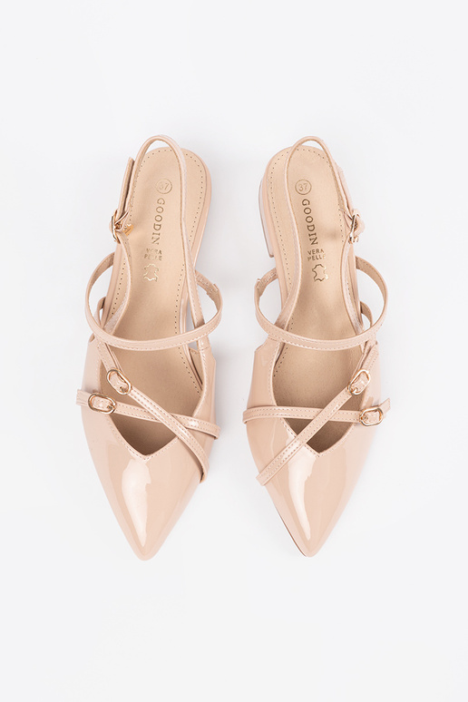 Lakuotas sieviešu smilšu krāsas... Lakuotas sieviešu smilšu krāsas...