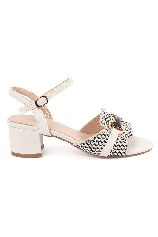 Sieviešu baltas sandales uz vidēja...