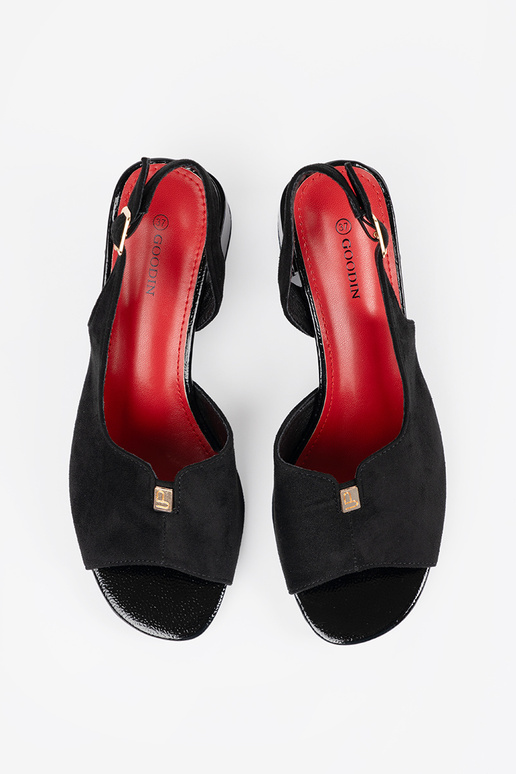 Melni zamša sieviešu sandalīši uz... Melni zamša sieviešu sandalīši uz...