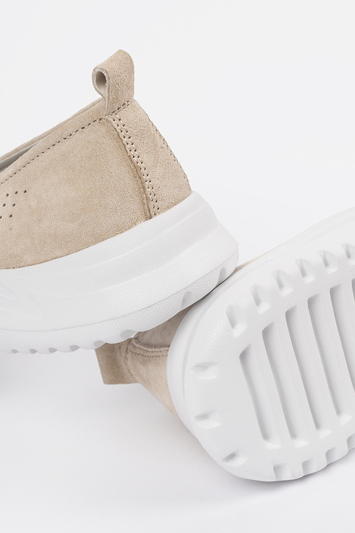 Smilšu krāsas ādas mokasīni ar... Smilšu krāsas ādas mokasīni ar...