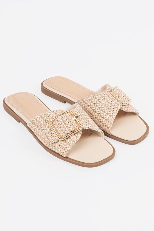 Smilšu krāsas čības ar sprādzēm Smilšu krāsas čības ar sprādzēm