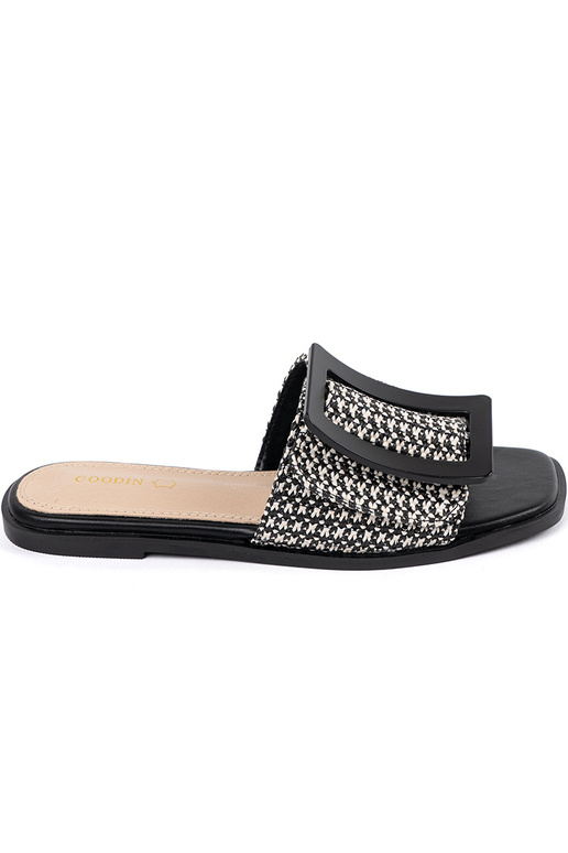 Melni balti plakani iešļūcenes Melni balti plakani iešļūcenes