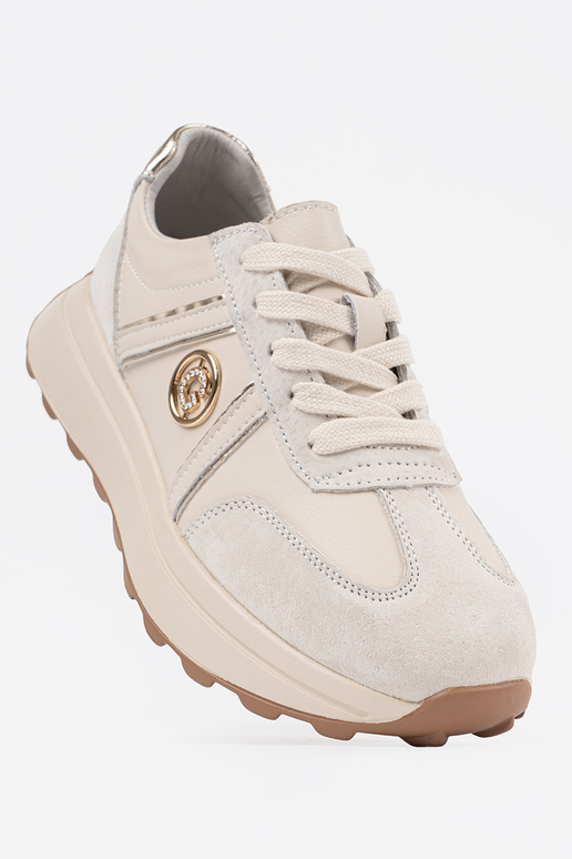 Ādas smilšu krāsas sporta apavi uz... Ādas smilšu krāsas sporta apavi uz...