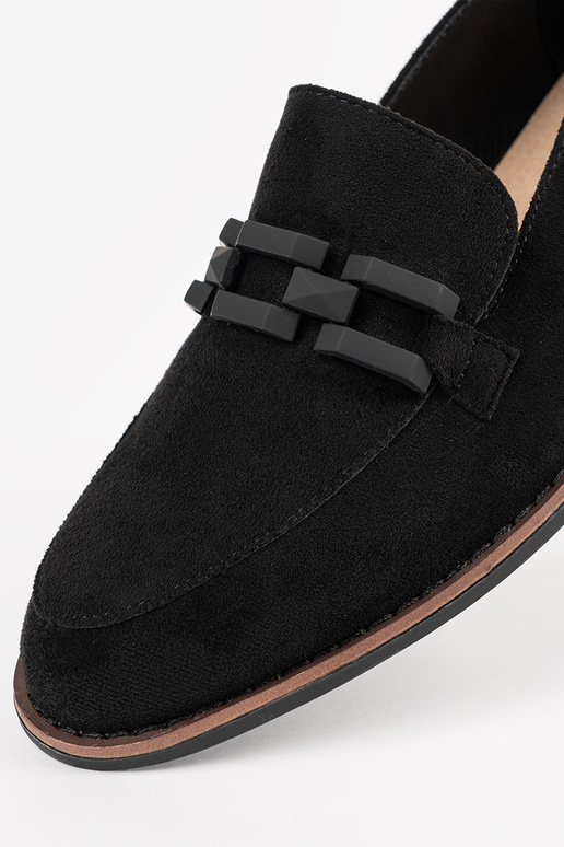 Zamša sieviešu mokasīni ar melnu ķēdi... Zamša sieviešu mokasīni ar melnu ķēdi...