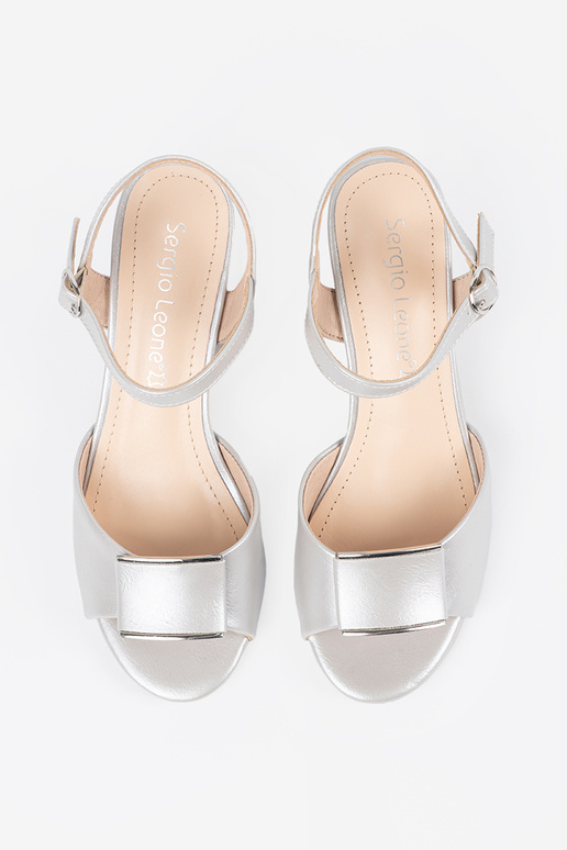 Zelta krāsas sieviešu sandales uz...