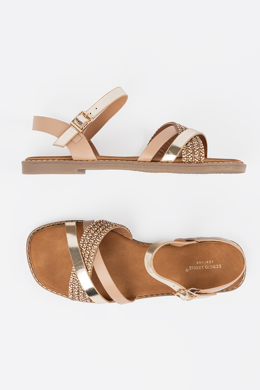 Baltas krāsas sieviešu sandales uz...