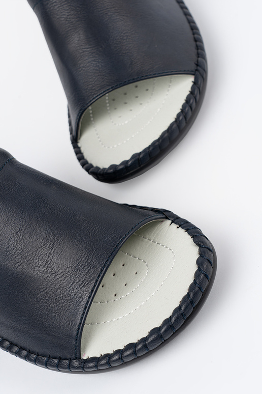 Sieviešu čības ar ādas ieliktņiem...