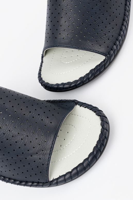 Mēteļi ar ādas ieliktņiem zilā krāsā