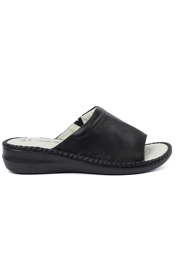 Sieviešu mēteļi ar ādas...