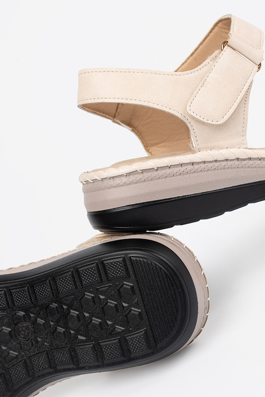 Gaiši sieviešu sandales ziloņu kaula...