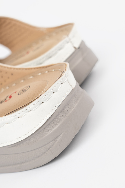 Zemas platformas čības baltā krāsā