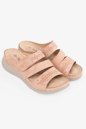 Zemas platformas čības rozā... 2