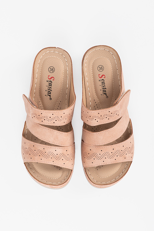 Zemas platformas čības rozā krāsā