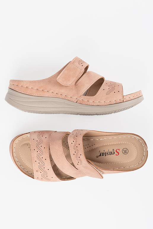 Zemas platformas čības rozā krāsā