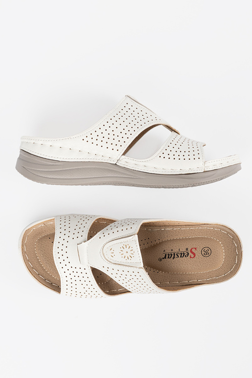 Ērti čības ar aprīkojumu baltā krāsā