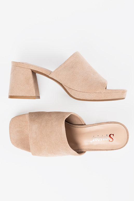 Sieviešu čības uz augstiem papēžiem... Sieviešu čības uz augstiem papēžiem...