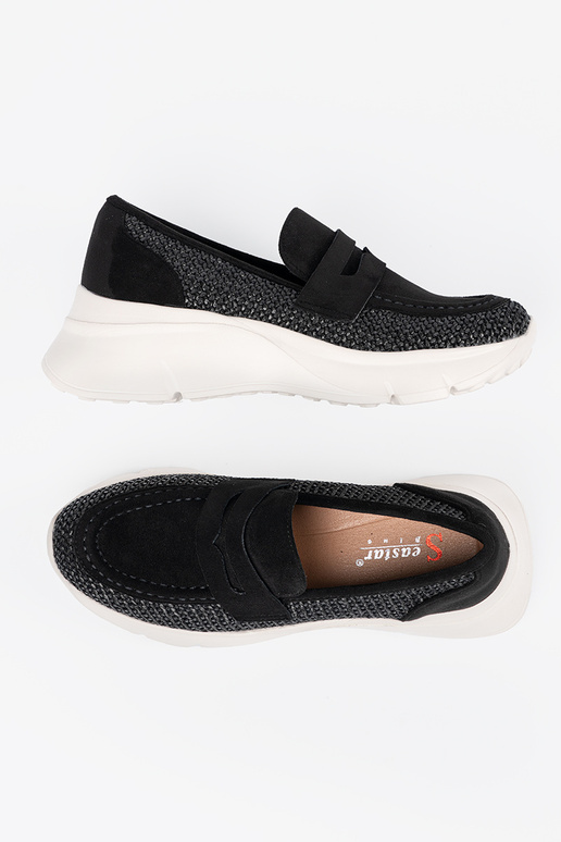 melnas krāsas kurpes uz biezas zoles