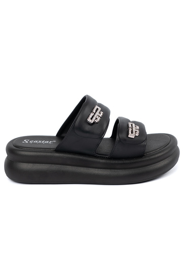 melnas krāsas čības...