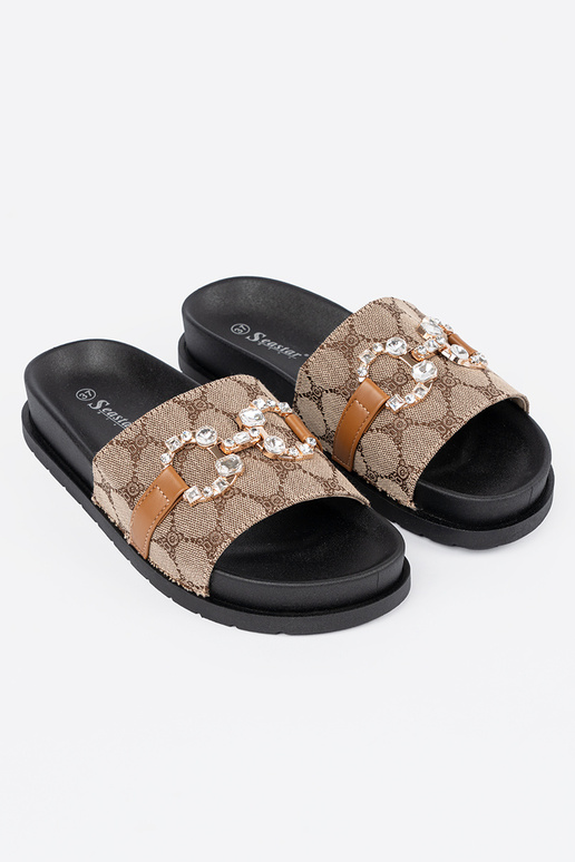 Melns-brūnas krāsas čības ze zdobieniem Melns-brūnas krāsas čības ze zdobieniem