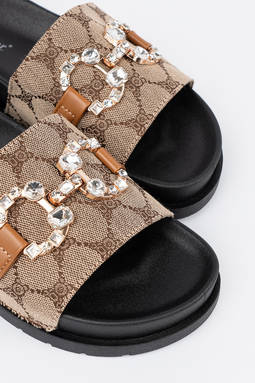 Melns-brūnas krāsas čības ze zdobieniem Melns-brūnas krāsas čības ze zdobieniem