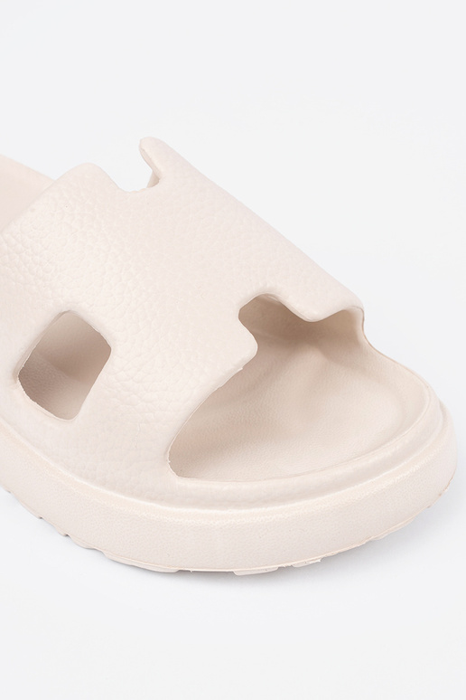 Čības sieviešu ar platformu gaišibēšs Čības sieviešu ar platformu gaišibēšs