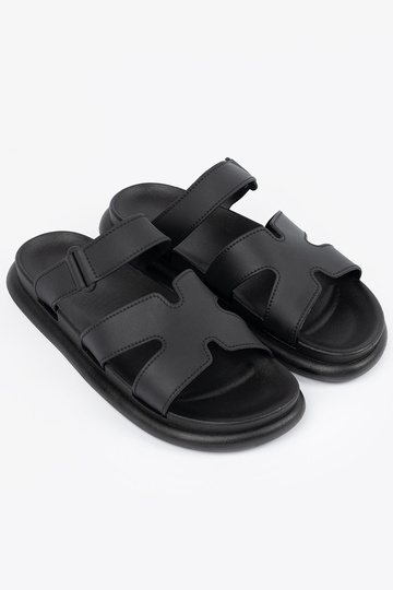 melnas krāsas čības... 2