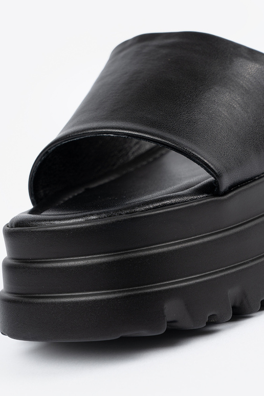 Čības ar platformu Melnas krāsas Čības ar platformu Melnas krāsas