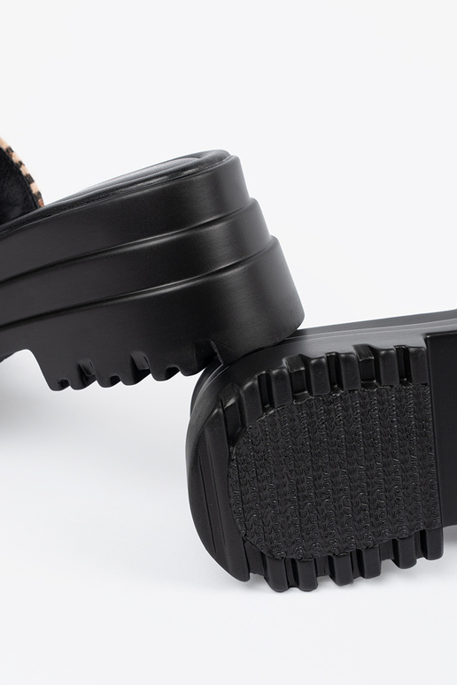 Čības ar platformu leoparda apdrukāšanaa