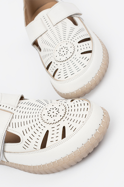 Sieviešu zābaki ažūra Velcro balta krāsa Sieviešu zābaki ažūra Velcro balta krāsa