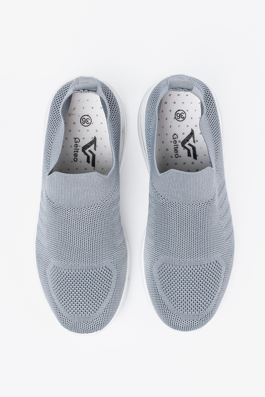 Pelēkas slēgtas sporta kurpes Pelēkas slēgtas sporta kurpes