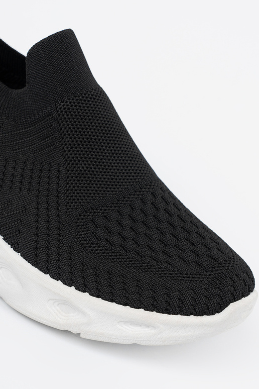 Melnas sieviešu sporta apavi ar aizdari