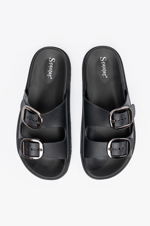 Melnas čības ar sudraba sprādzēm Melnas čības ar sudraba sprādzēm