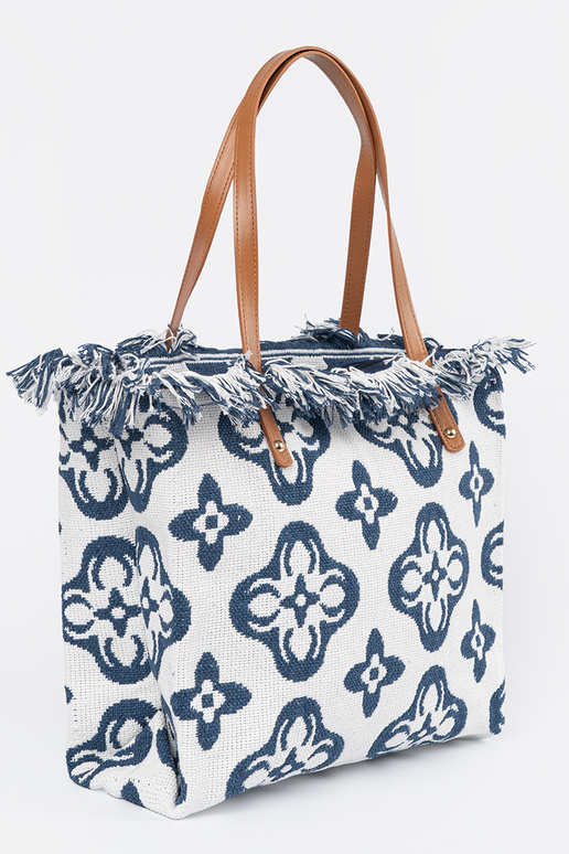 Pludmales soma ar bārkstīm uz pleca