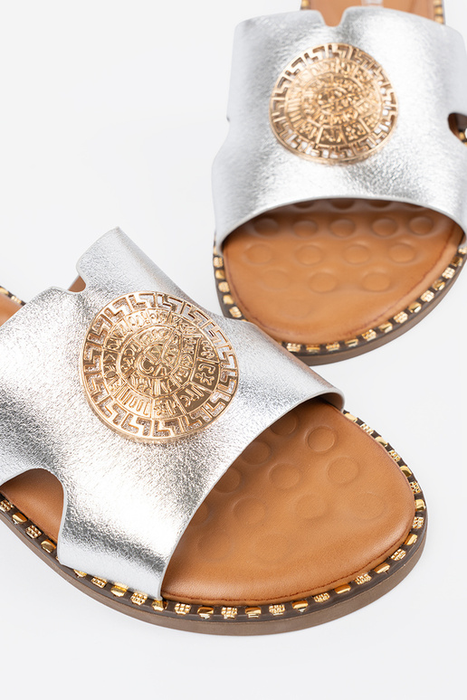 Čības Sudrabs ar zelta rotājumu Čības Sudrabs ar zelta rotājumu