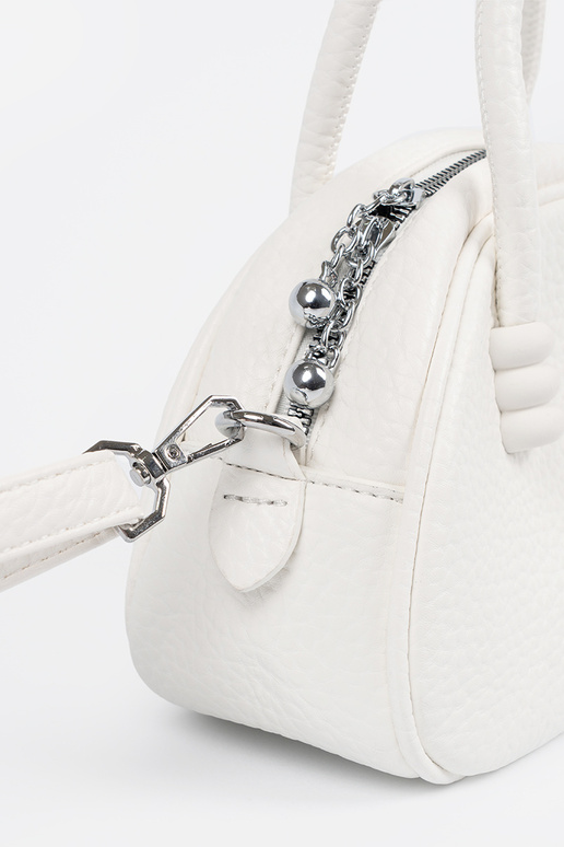 Balts maks ar siksniņām