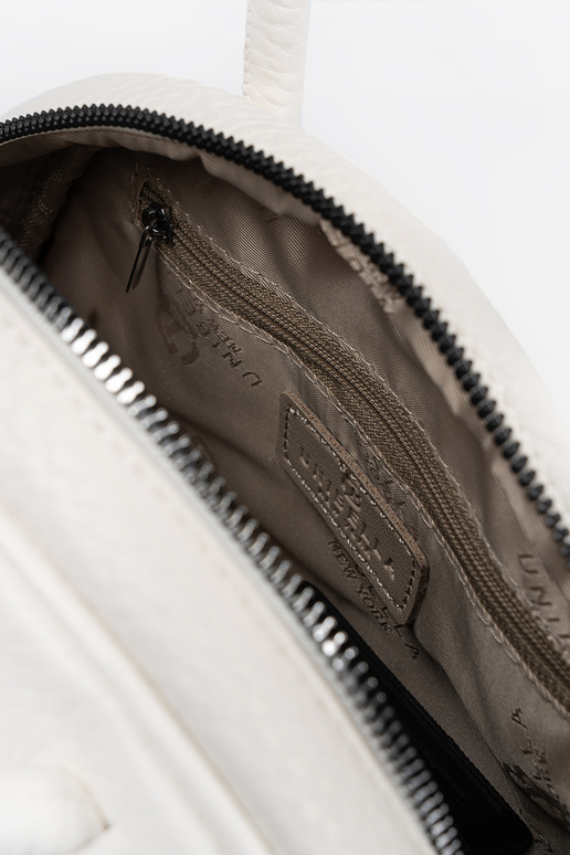 Balts maks ar siksniņām