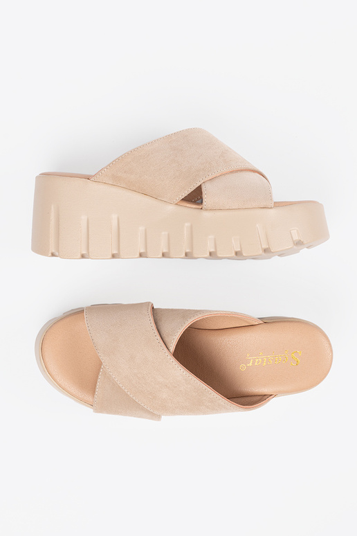 zamšādas čības sieviešu uz ķīļa bēšs